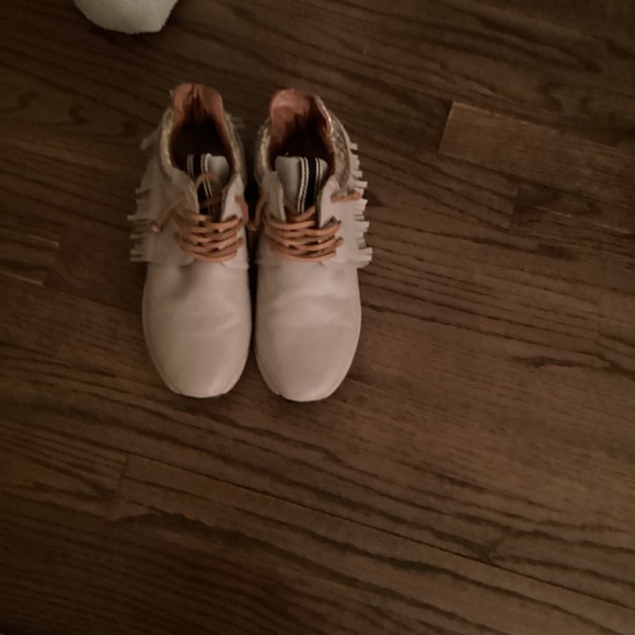 Shoes - Picture 2 of 2